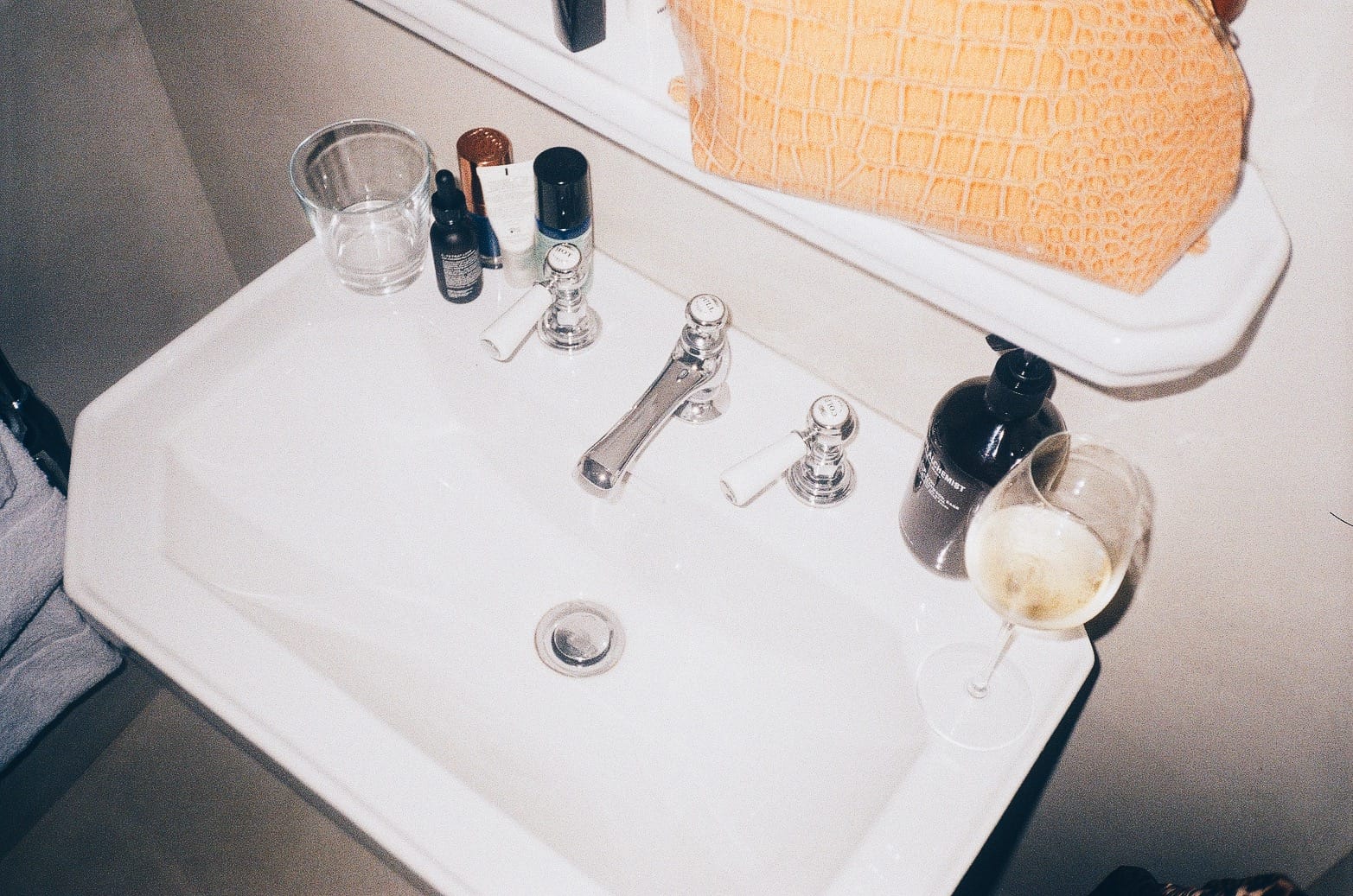 room n5_lavabo