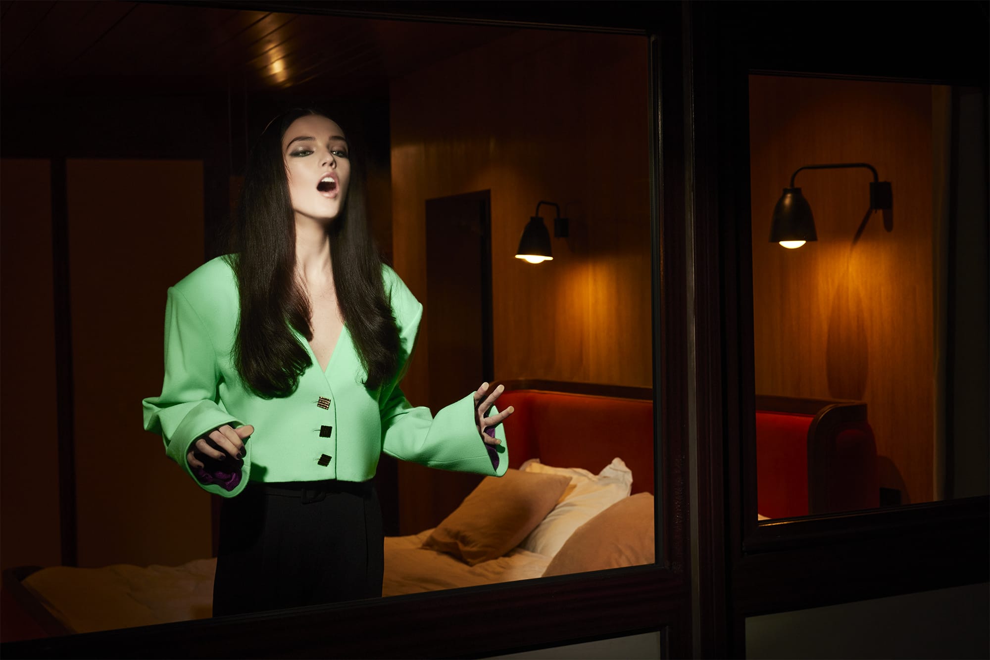 yomi_bz031_2_green_blazer_campaign